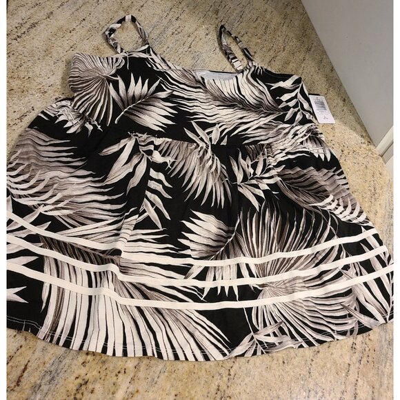 Lot of 2 New! Women Torrid Size 2X Stripe Long Sleeve Esther Button Down & Tank - Picture 3 of 16